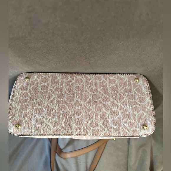 NWOT! Calvin Klein Pink & White Shoulder Bag - Picture 9 of 14